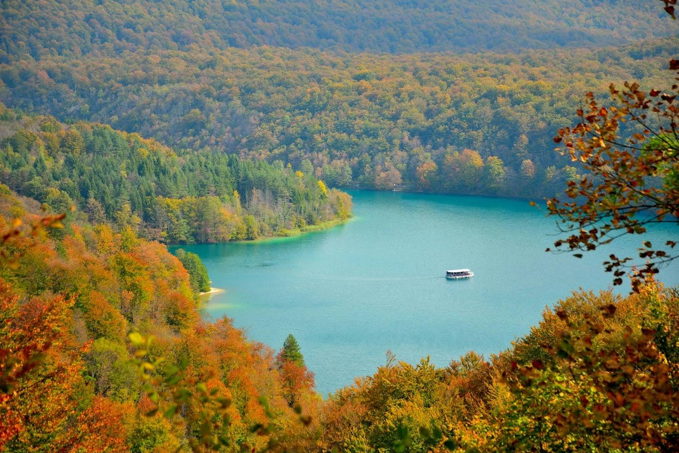 Hotel Jezero - Jesenski odmor na Plitvičkim jezerima s uključenim ulaznicama